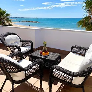 Сasa de vacaciones House In Front Of The With Sea View, Cambrils
